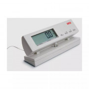 Pèse-personne plat avec afficheur séparé relié par câble Pèse-personne plat avec afficheur séparé relié par câble