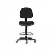 Tabourets à dossier avec anneau repose-pieds et roulette Tabourets à dossier avec anneau repose-pieds et roulette